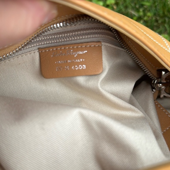 NWOT Salvatore Ferragamo Tan Pebbled Leather Shoulder Bag with Silver Hardware - Picture 11 of 16